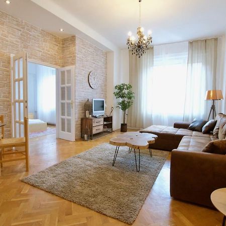 Standard Apartment By Hi5 - Madach Imre 1 Budapest Exterior photo